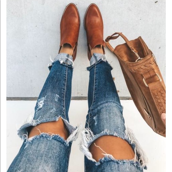 Shoes - LAST 2️⃣ Vegan Leather Bootie with Block Heel